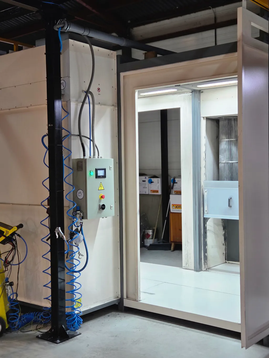 Práškovacia kabína s elektrostatickým nanášaním 6